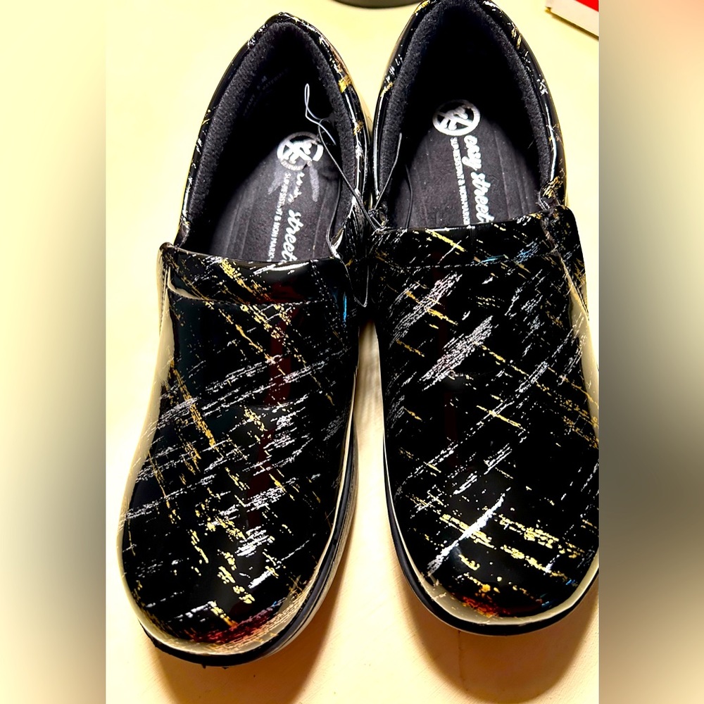 Easy street Tiffany black with streaks of gold & silver Clogs  CLEARANCE